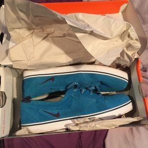 Brand new Nike braata 6.0